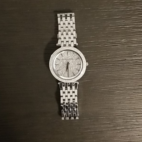 Michael Kors Watch - Picture 2 of 2